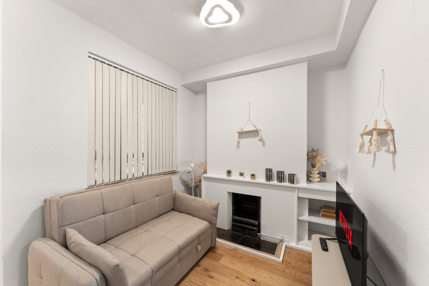 1 Bed Flat, Fleetway, WC1H