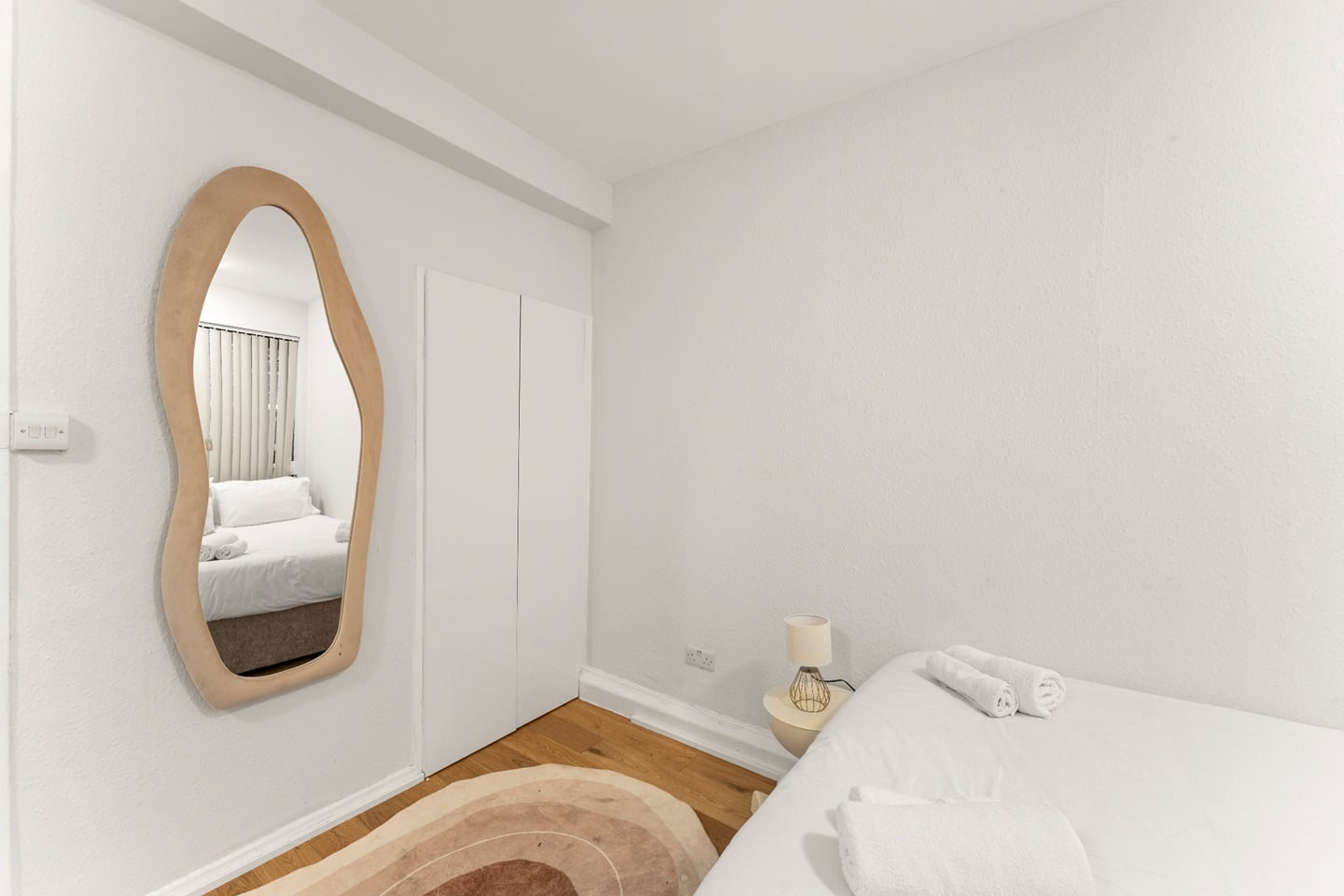 1 Bed Flat, Fleetway, WC1H photo 5