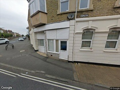 1 Bed Flat, High Street, PO33