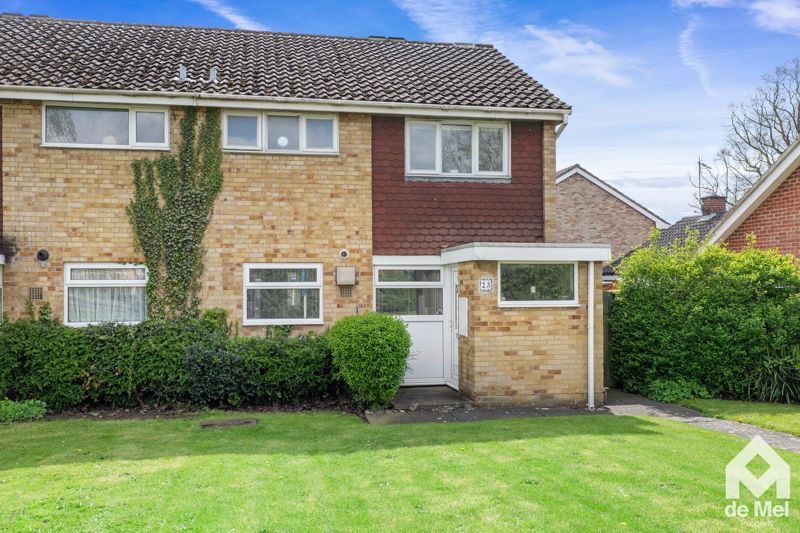 3 Bed End Terrace, Alexandria Walk, GL52