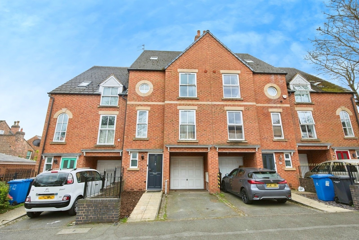 5 Bed Terraced House, North St, DE1, N1 7GU