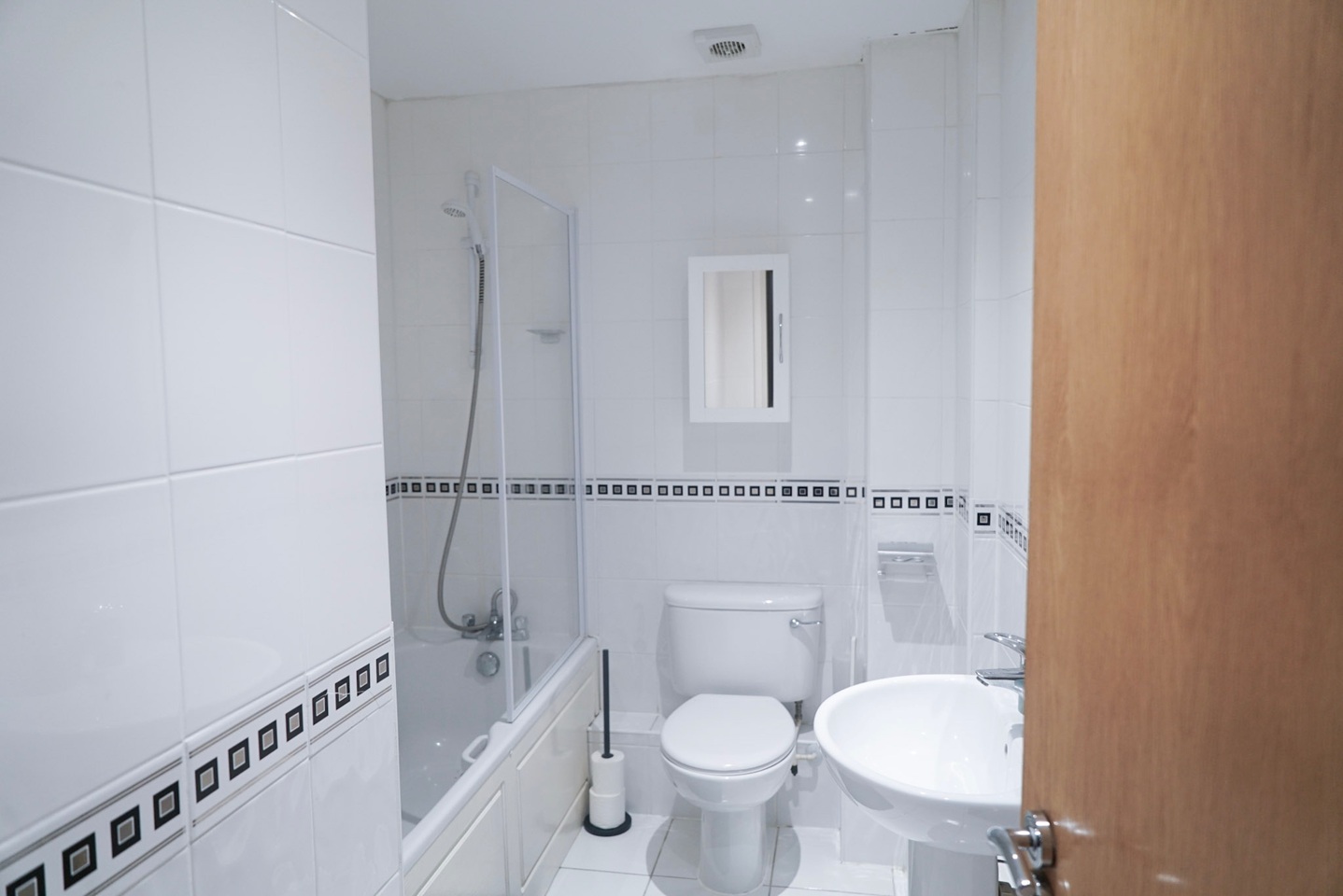 Additional image 3 of 2 Bed Flat, Manor House Drive, CV1, N1 7GU