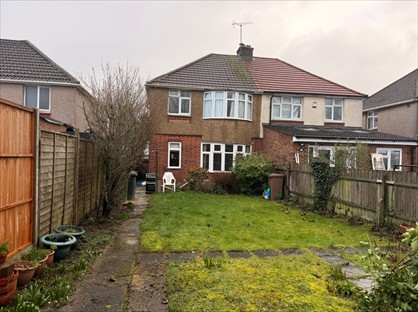 3 Bed Semi-Detached House, Somerset Avenue, LU2