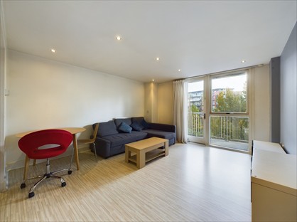 2 Bed Flat, Mason Way, B15