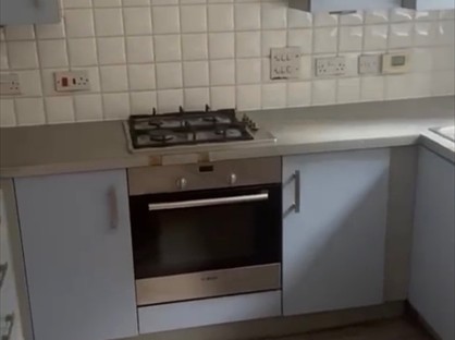 Room in a Shared Flat, Garlands Road, RH1