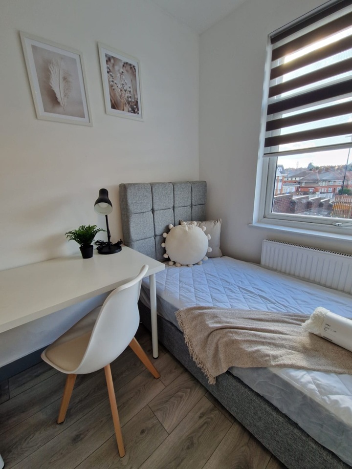 Additional image 2 of Room in a Shared House, City Road, S2, N1 7GU