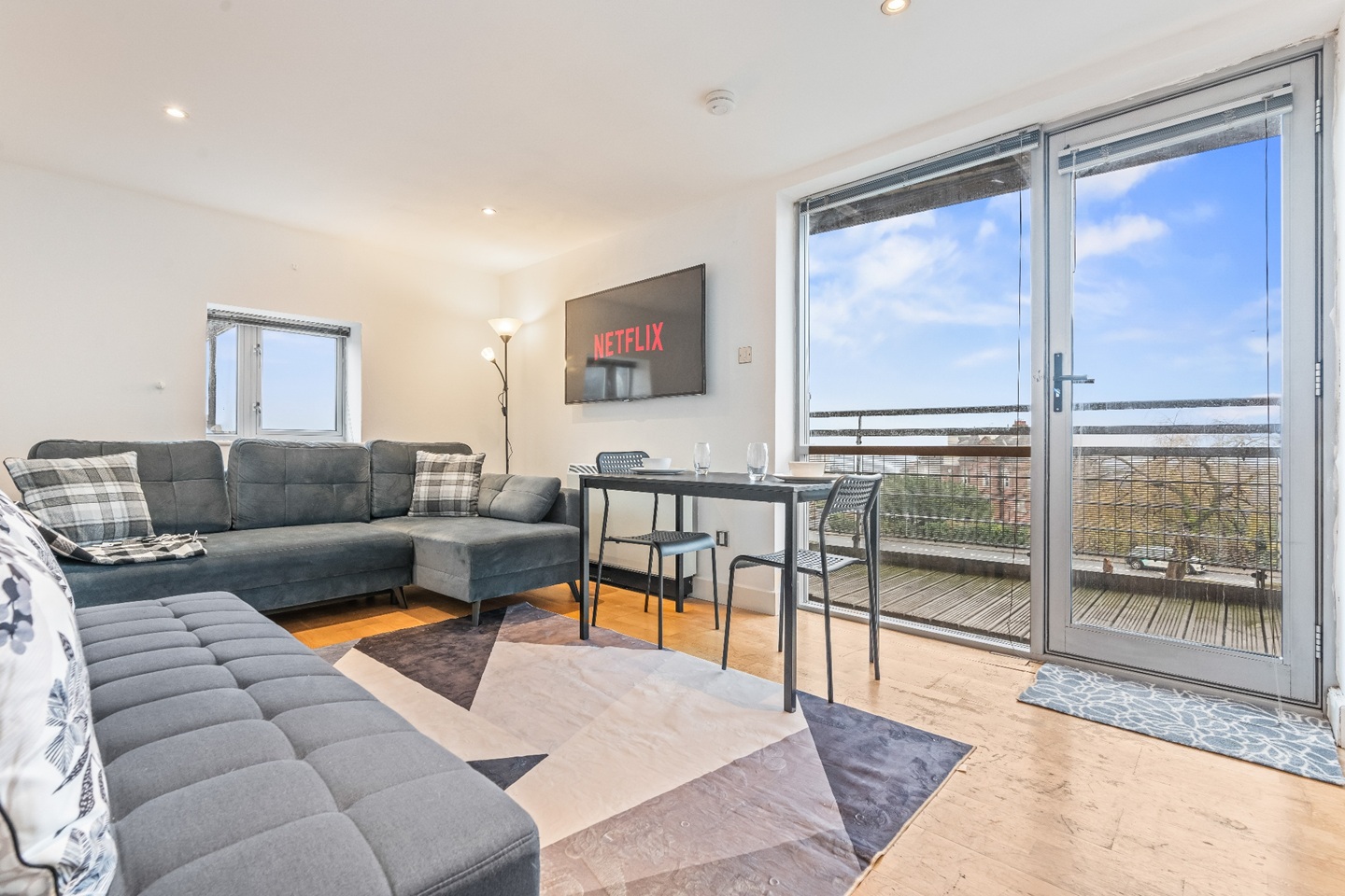 2 Bed Flat, Ropewalk Court, NG1