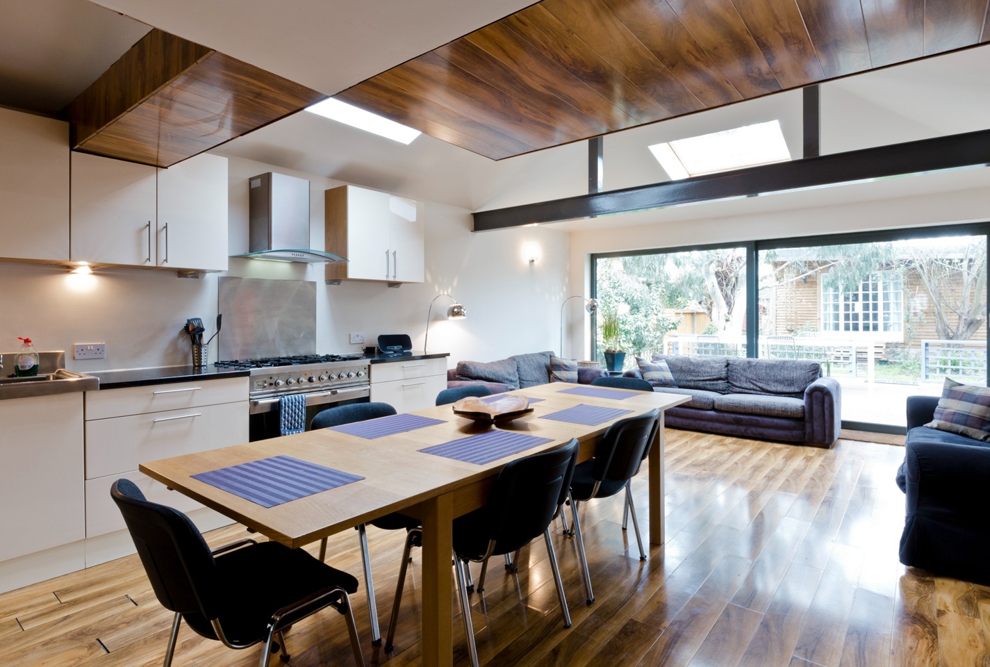 Egham - Room in a Shared House, Huntingfield Way, TW20 - To Rent Now ...