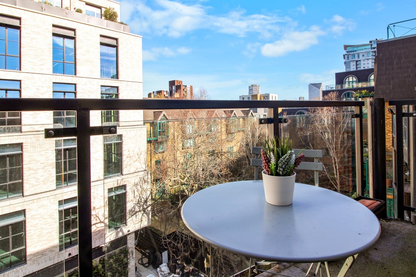 1 Bed Flat, Westminster Bridge Road, SE1 photo 3