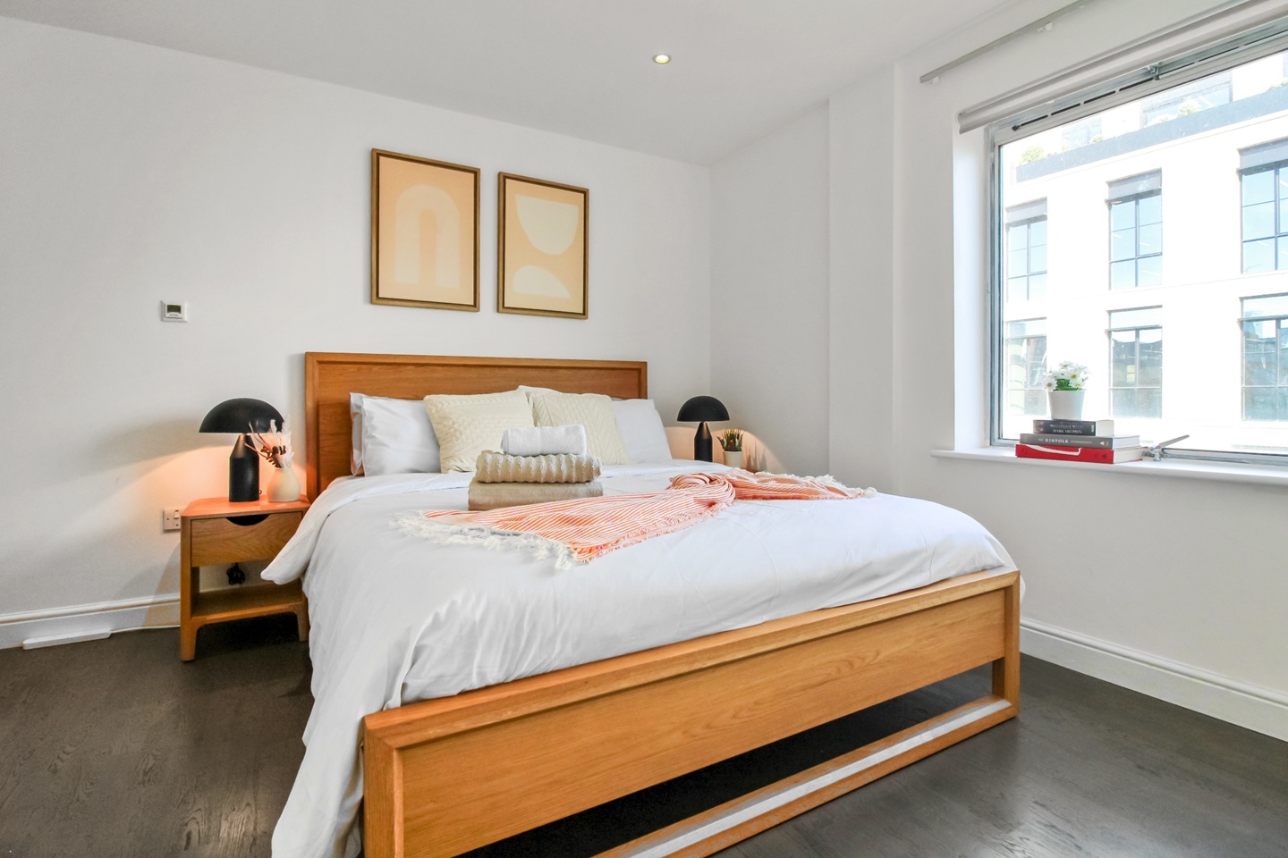 1 Bed Flat, Westminster Bridge Road, SE1 photo 2