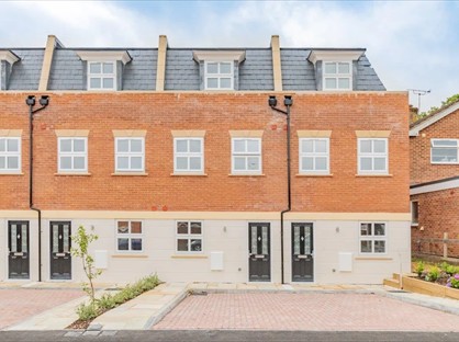 4 Bed End Terrace, Wykeham Court, SP10