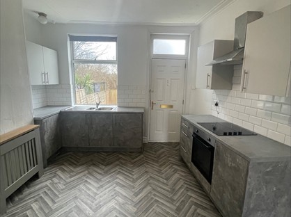 4 Bed End Terrace, Farnley Crescent, LS12