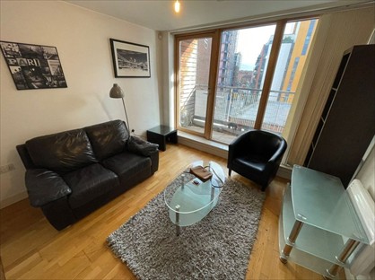 Room in a Shared Flat, Dyche St, M4
