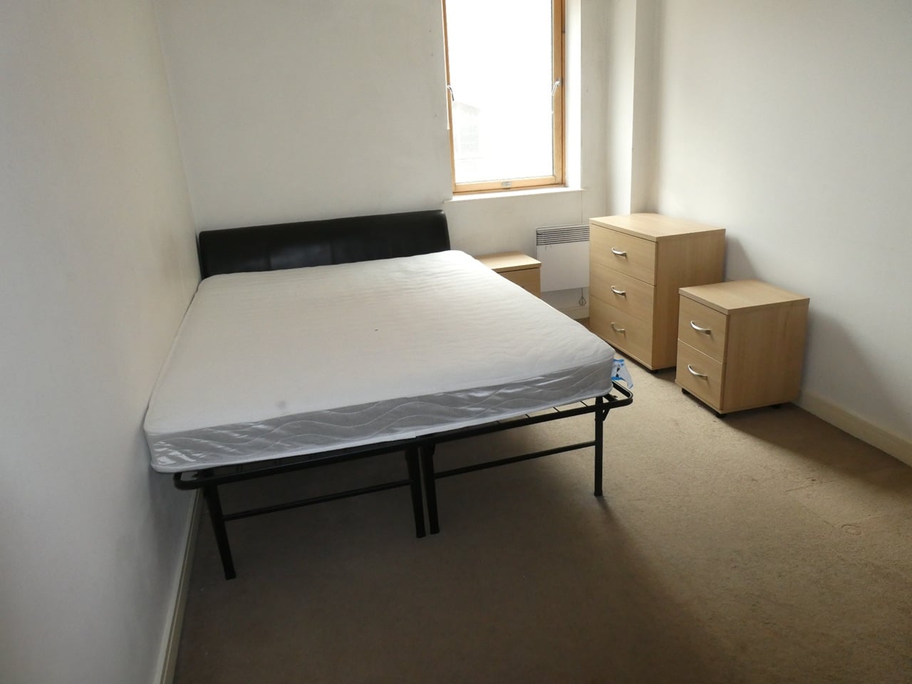 Room in a Shared Flat, Dyche St, M4 photo 5