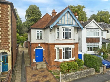 4 Bed Detached House, High Park Road, GU9