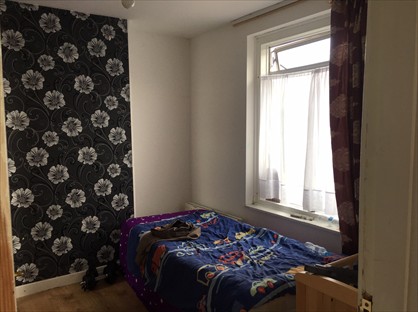 5 Bed Semi-Detached House, Blundell Road, HA8