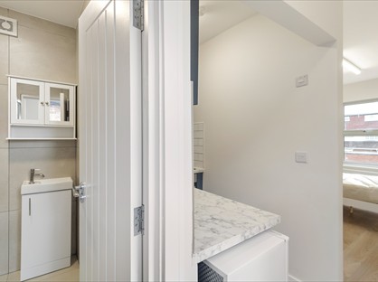 Studio Flat, Cambridge Road, TW4