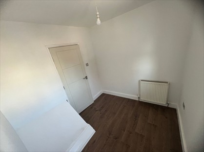 Room in a Shared House, Broseley Gardens, RM3