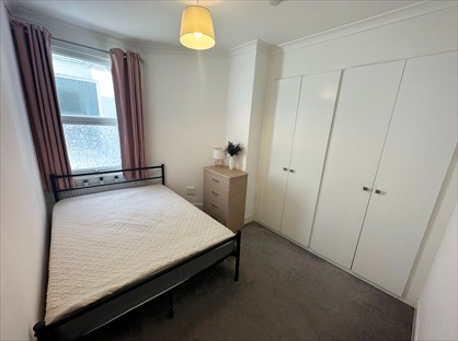 Room in a Shared Flat, Robinson Road, SW17