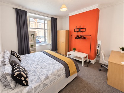 Room in a Shared House, Harold Road, B16