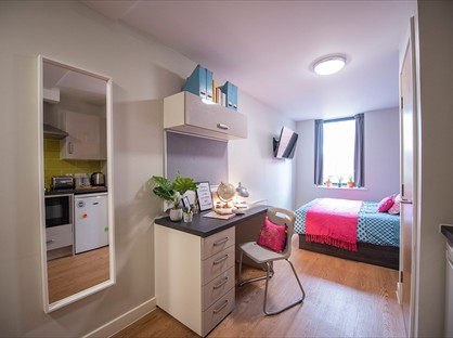 Studio Flat, Commonhall Street, CH1