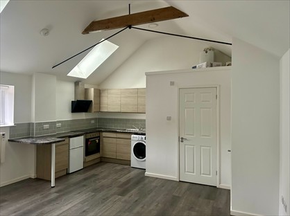 Studio Flat, Marshall St, NG5