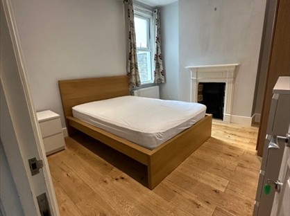 Room in a Shared House, Courtney Road, SW19