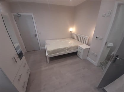 Studio Flat, London, SW1V
