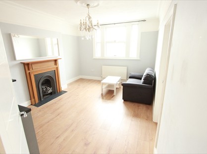 2 Bed Flat, Leamington Park, W3