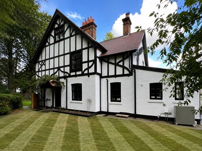3 Bed Semi-Detached House, Half Mile Cottage, CO9
