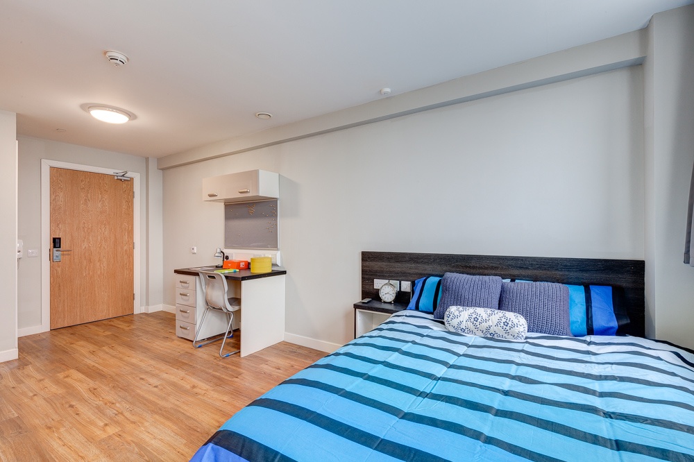 Additional image 2 of Studio Flat, Queen St, S1, N1 7GU