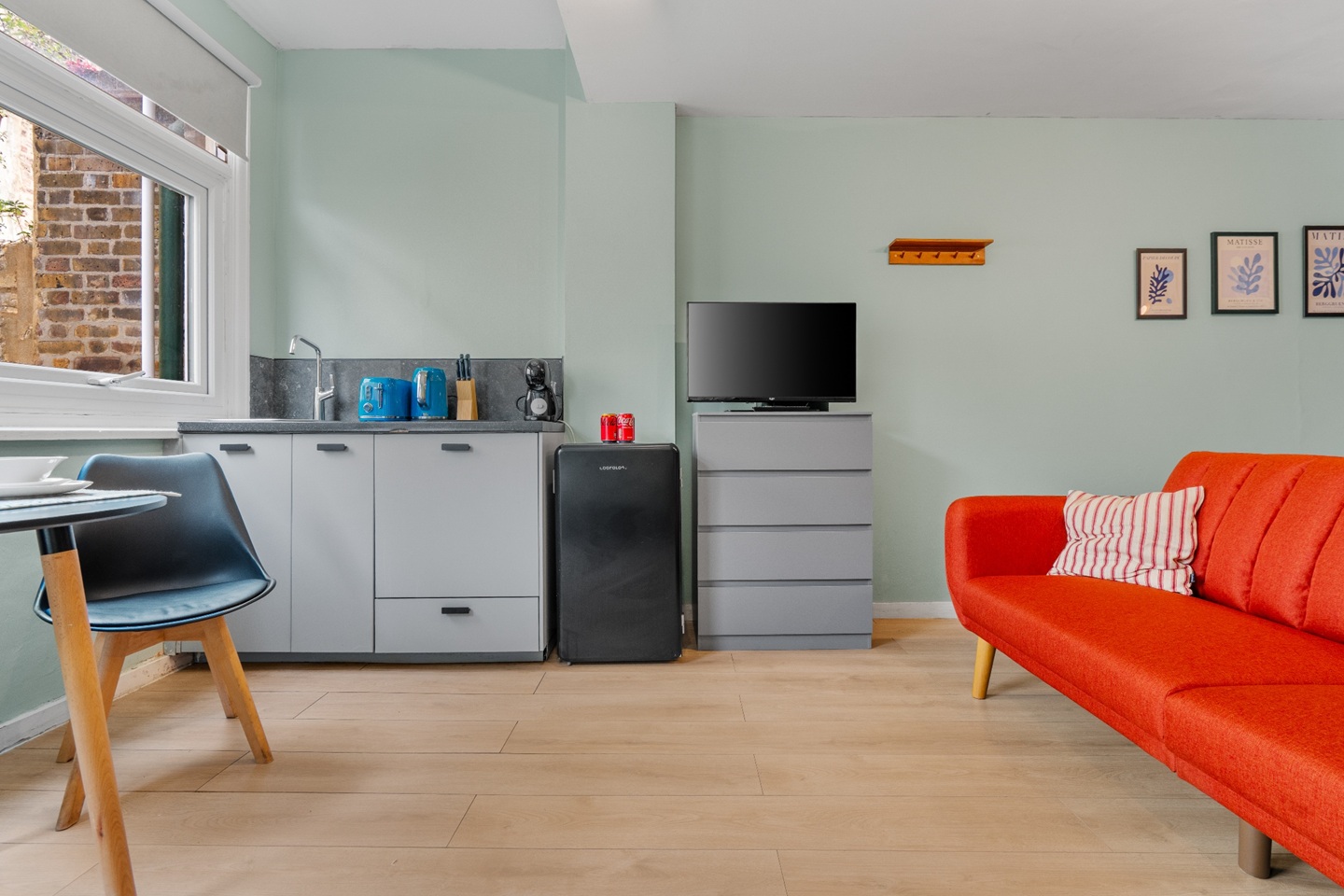 1 Bed Flat, Lancefield St, W10 photo 3