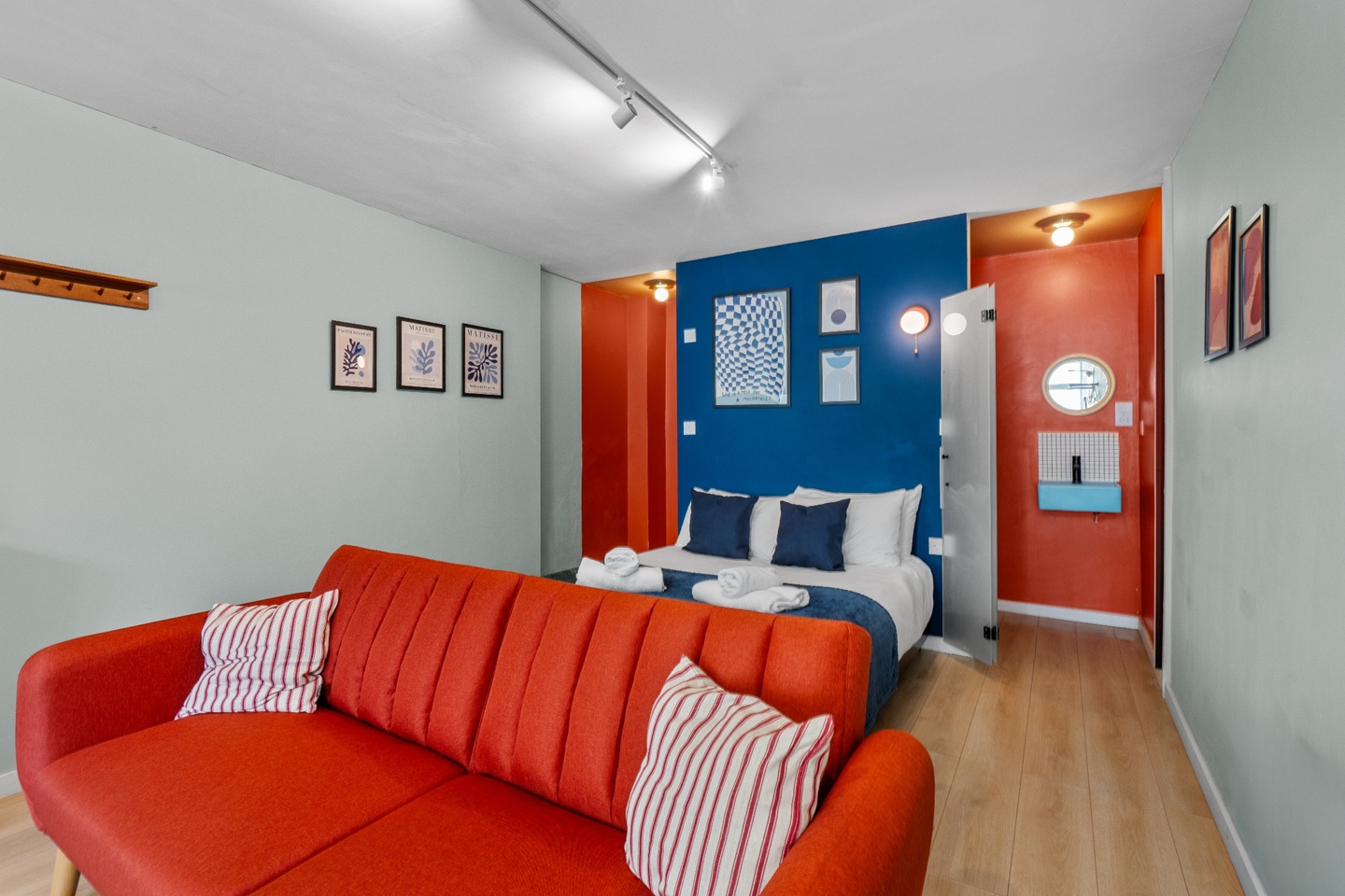 1 Bed Flat, Lancefield St, W10 photo 2