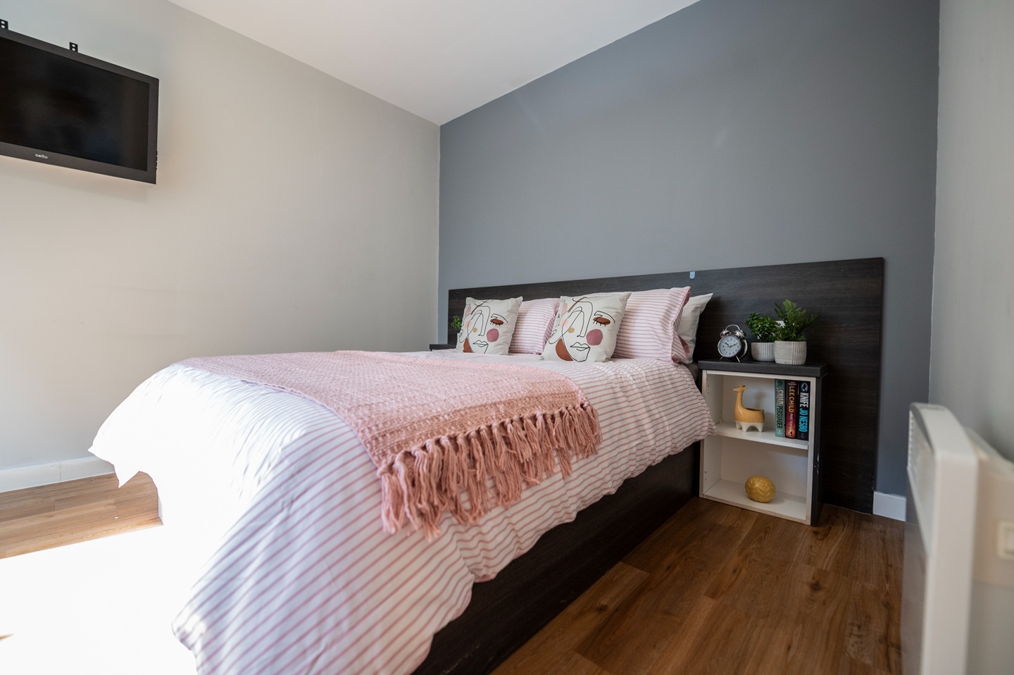 1 Bed Flat, Queen St, S1, N1 7GU