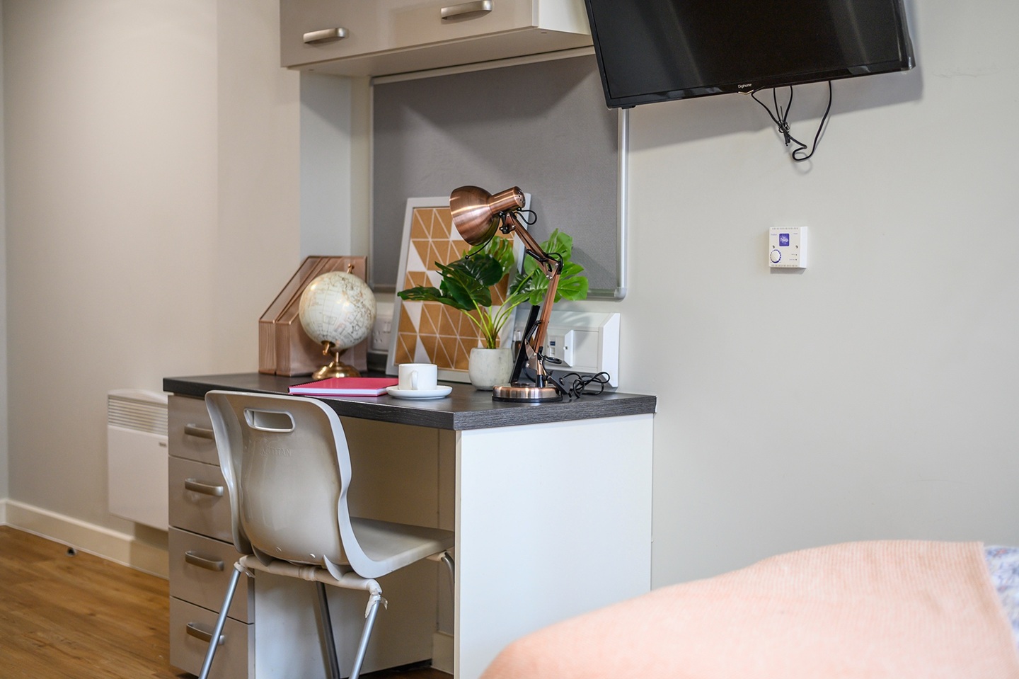 Additional image 3 of Studio Flat, Queen St, S1, N1 7GU