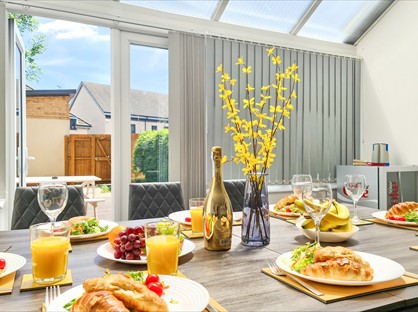 4 Bed Terraced House, Four Chimneys Crescent, PE7