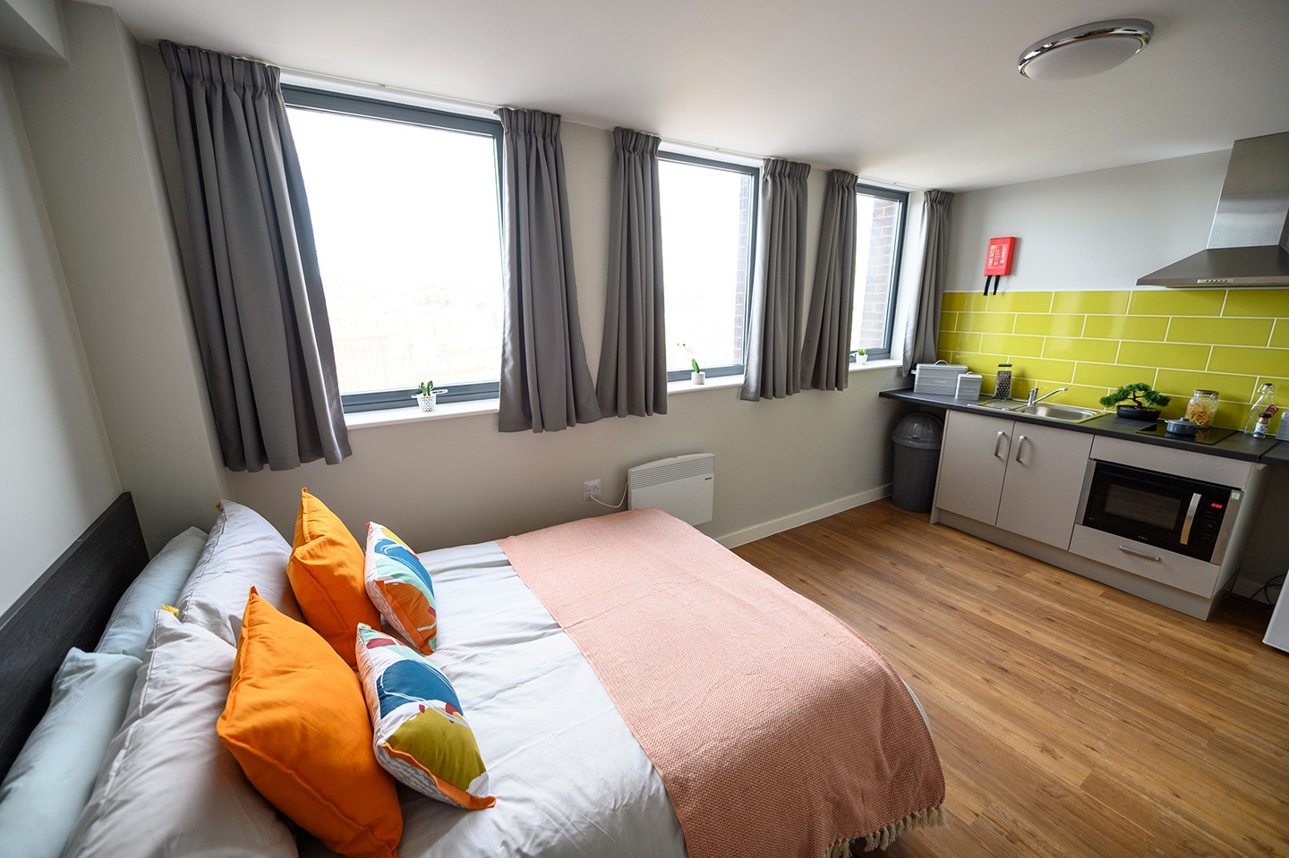 Studio Flat, Queen St, S1, N1 7GU