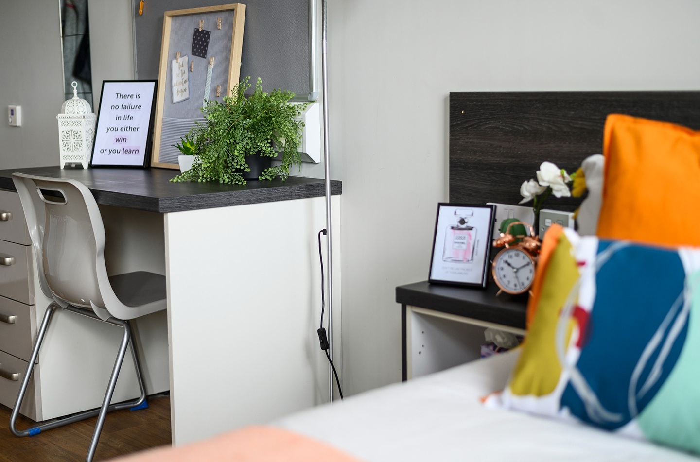 Additional image 3 of Studio Flat, Queen St, S1, N1 7GU