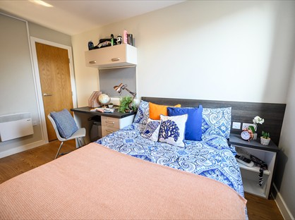 3 Bed Flat, Queen St, S1
