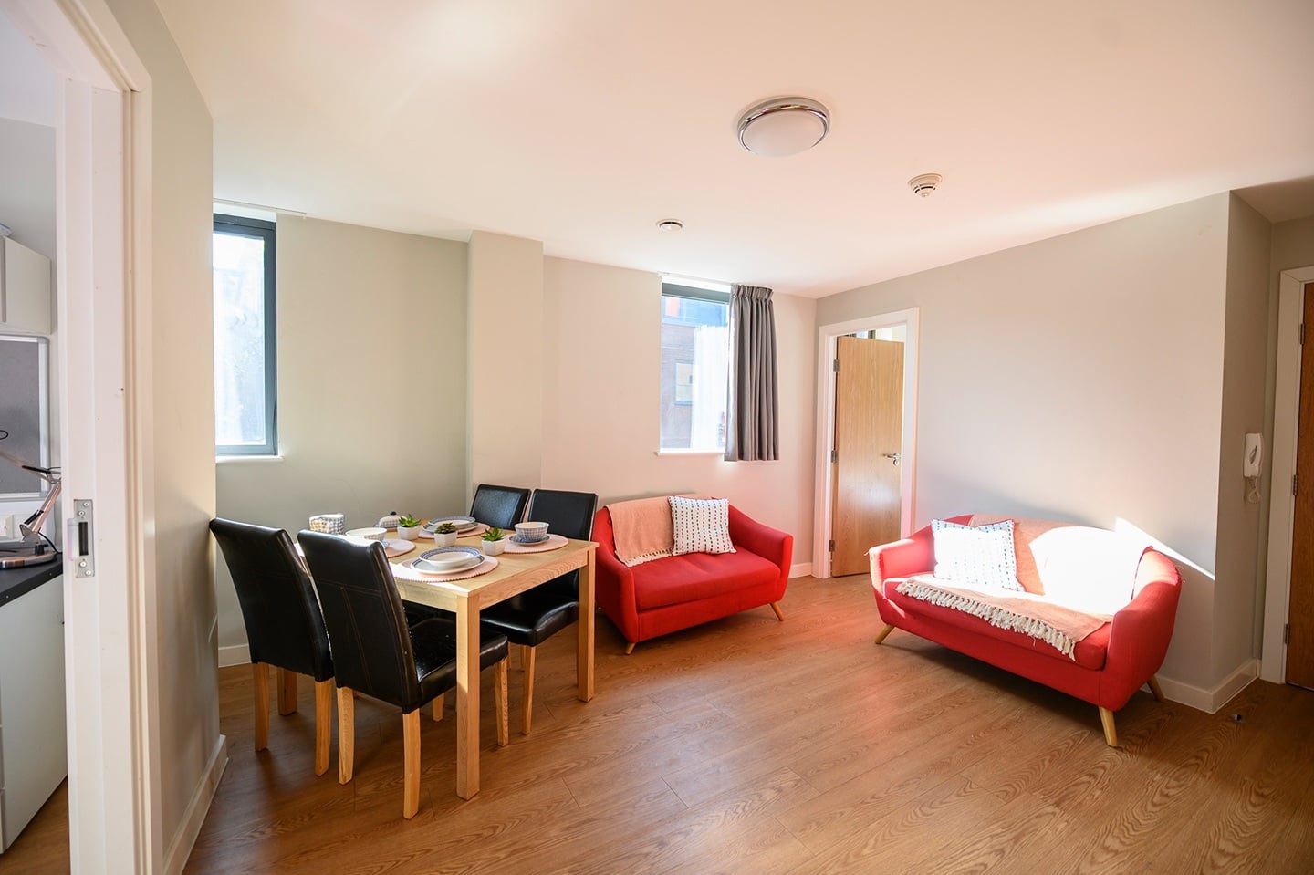 Additional image 4 of 3 Bed Flat, Queen St, S1, N1 7GU