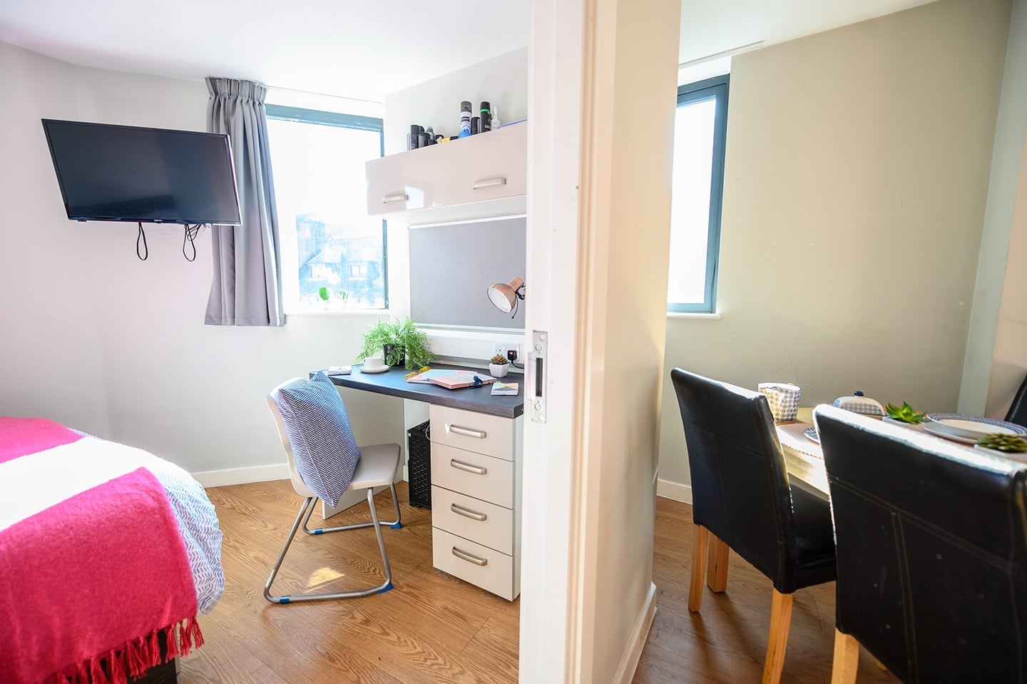 Additional image 7 of 3 Bed Flat, Queen St, S1, N1 7GU