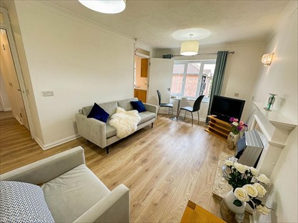 1 Bed Flat, Luke Lade Court, BN27