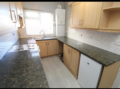 2 Bed Flat, Grange Road, LL18
