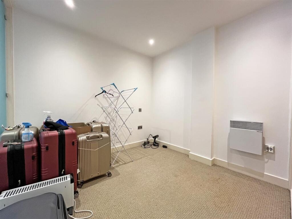 Additional image 9 of 2 Bed Flat, The Habitat, NG1, N1 7GU