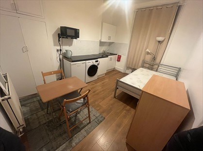 Studio Flat, Oakley Square, NW1
