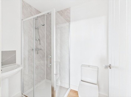 Room in a Shared Flat, London Road, RH1