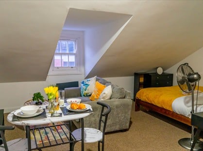 Studio Flat, Princess Road West, LE1