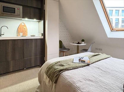 Studio Flat, West Ct, TW3