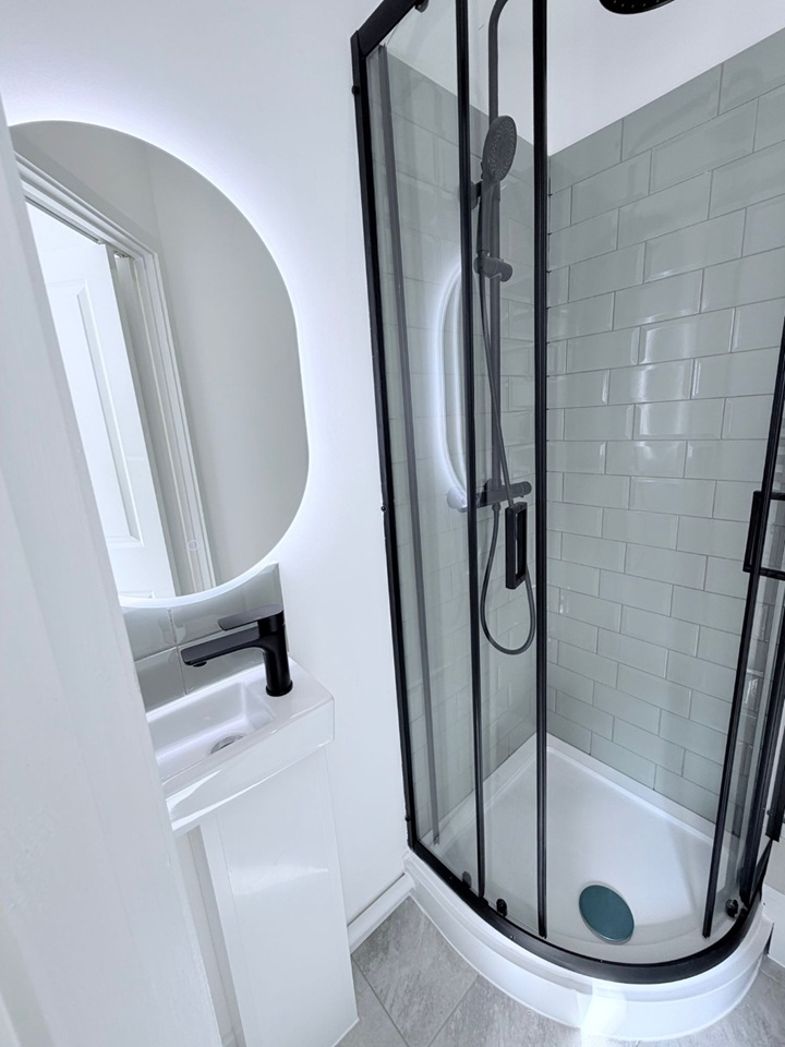 Gillingham - Studio Flat, Charter St, ME7 - To Rent Now for £840.00 p/m