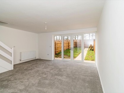 3 Bed Terraced House, Essex Close, GU35